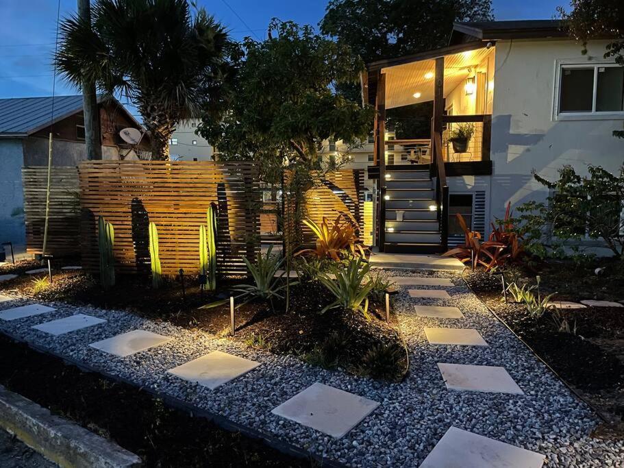 Shares Courtyard Luxury Apt - New! ロックレッジ エクステリア 写真