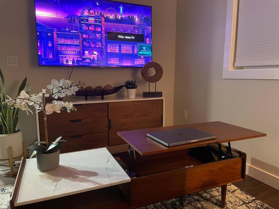 Shares Courtyard Luxury Apt - New! ロックレッジ エクステリア 写真