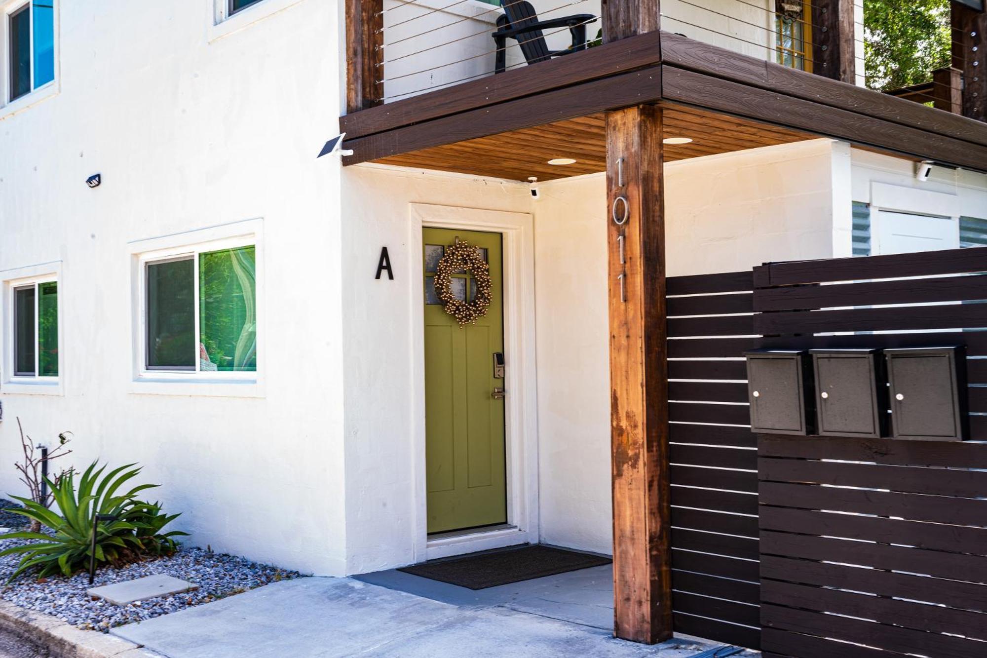 Shares Courtyard Luxury Apt - New! ロックレッジ 部屋 写真